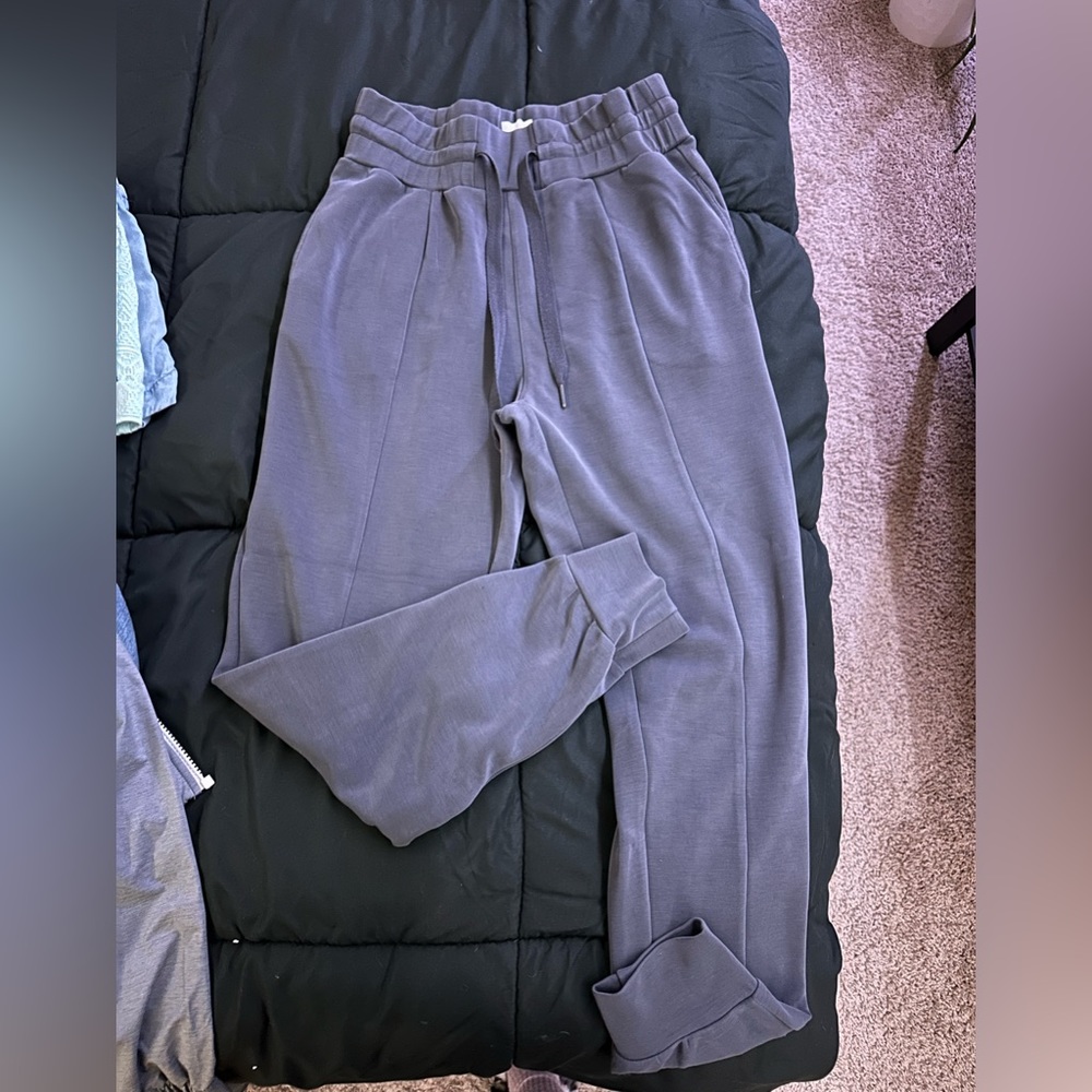 Joylab grey sweatpants!!